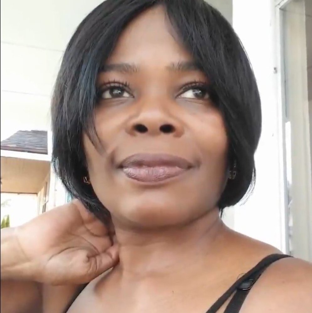 Meet your Posher, Dina